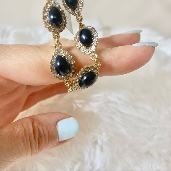 Gold pave and imitation pearl pear shaped halo slider bracelet - Picture 5 of 9